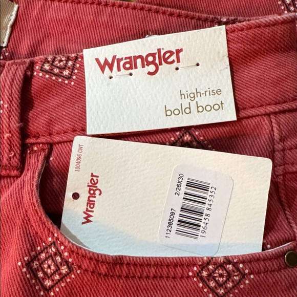 Wrangler Red Geometric Print Jeans NWT - Picture 5 of 5